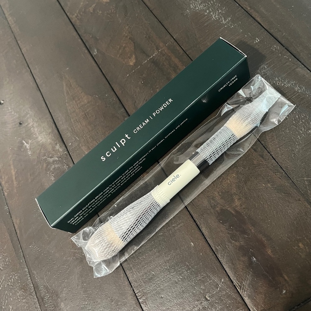Ciele Cosmetics Dual-Ended Sculpt Brush